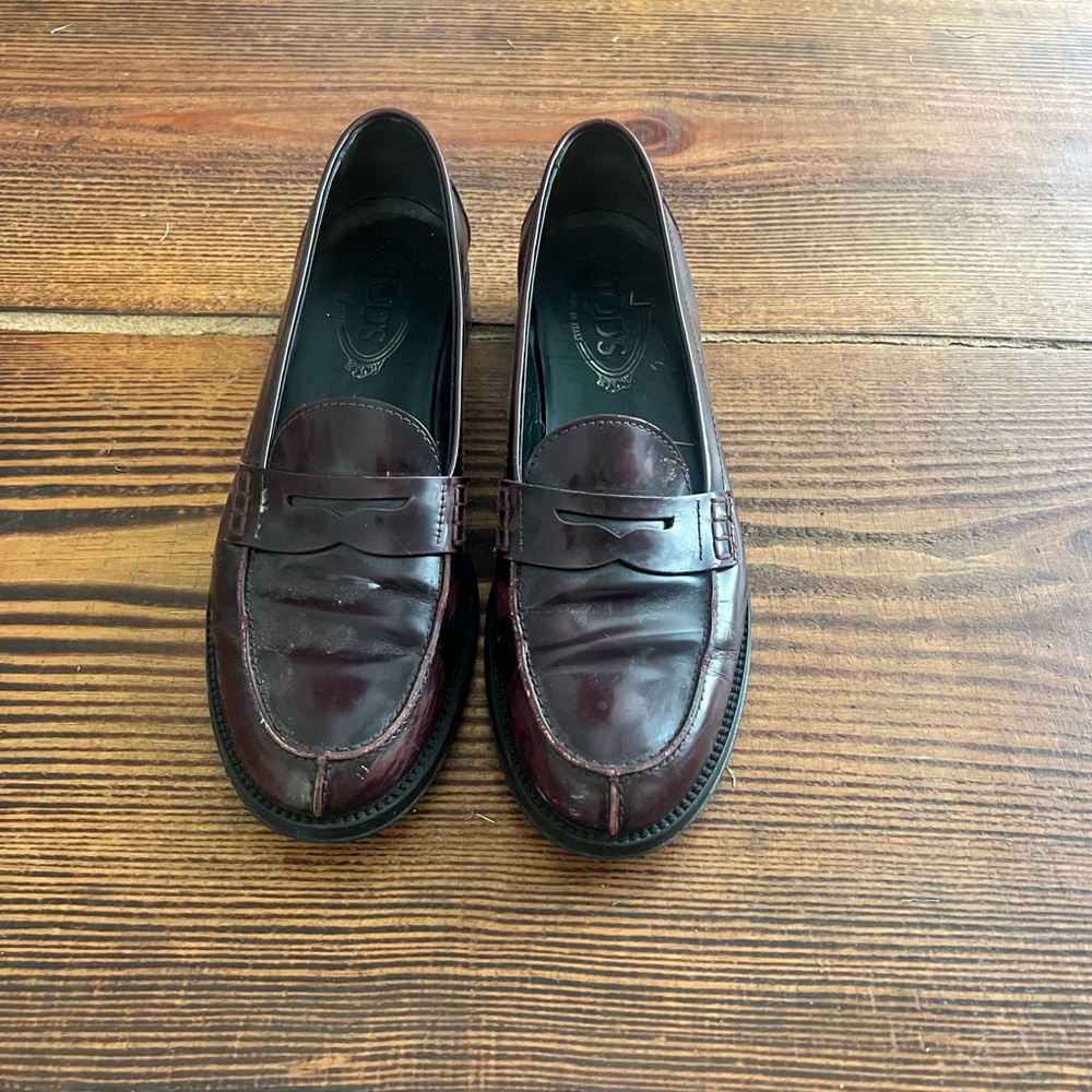 Tod’s Penny Loafers! Great condition timeless style!!